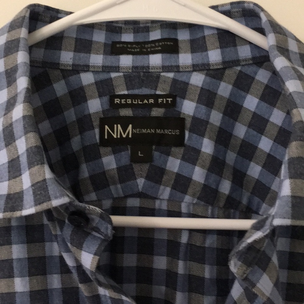 Button down - Picture 2 of 4